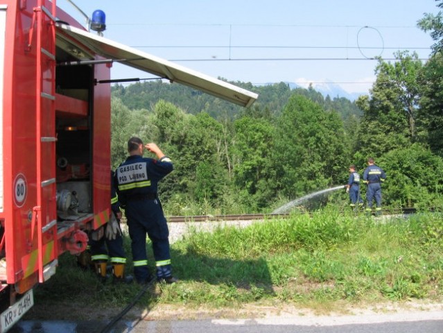 Požar železniška proga Podnart - Globoko 21.0 - foto