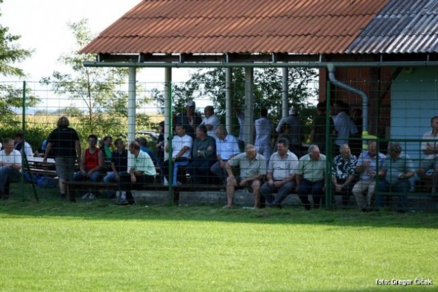 ND Renkovci - NK Veterani TUŠ ŽALIK  3:1 (5.8 - foto