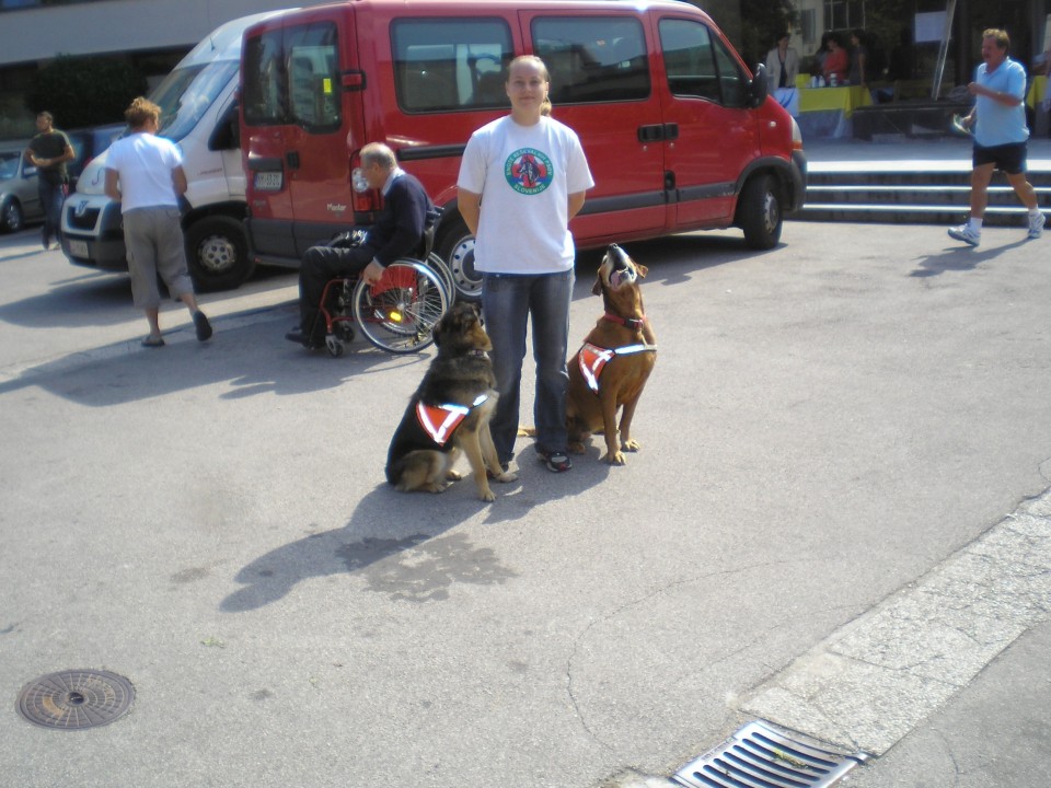 Bazar nevladnih organizacij; Oxa in Tayos - foto povečava