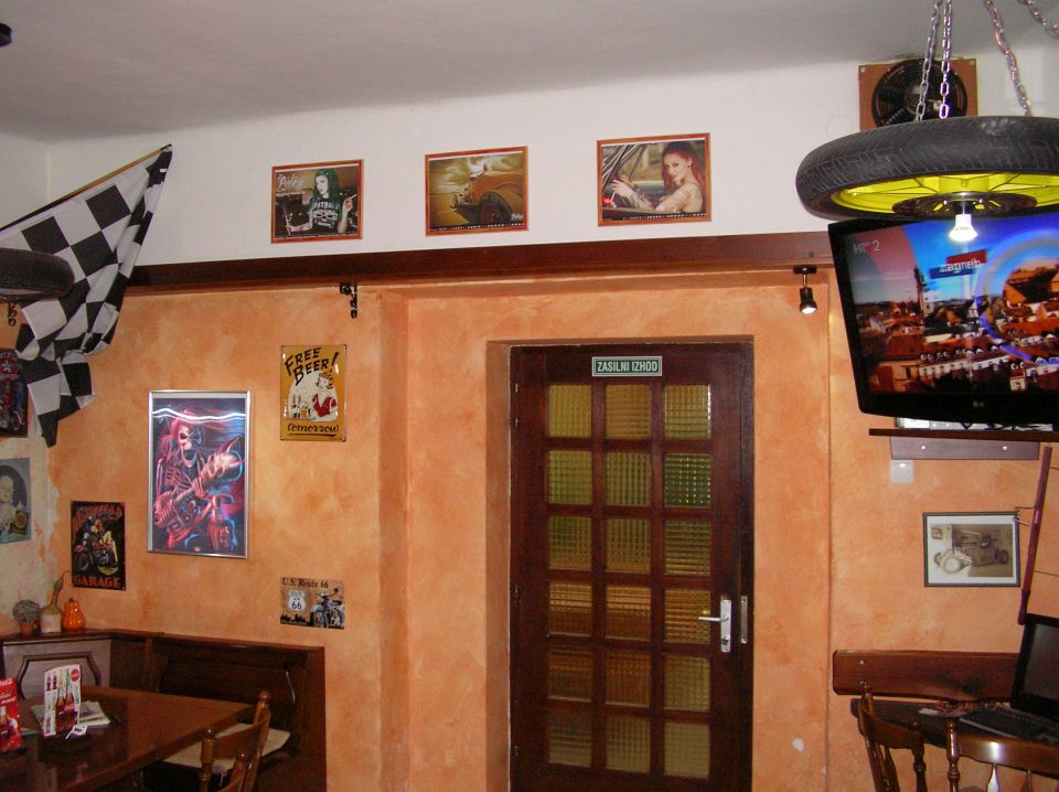 Bar - foto povečava