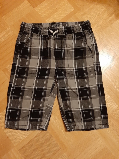 Kratke hlače C&A velikost 146 cm, cena 4 €
