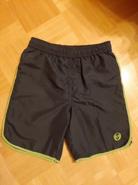 Kratke hlače Mana, velikost 11-12 let, cena 2 €