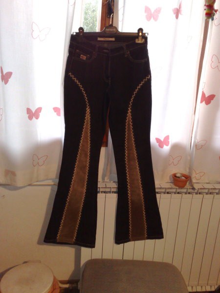 Hlače Nove !

Velikost LARGE ( L )

5
 Eur >!  