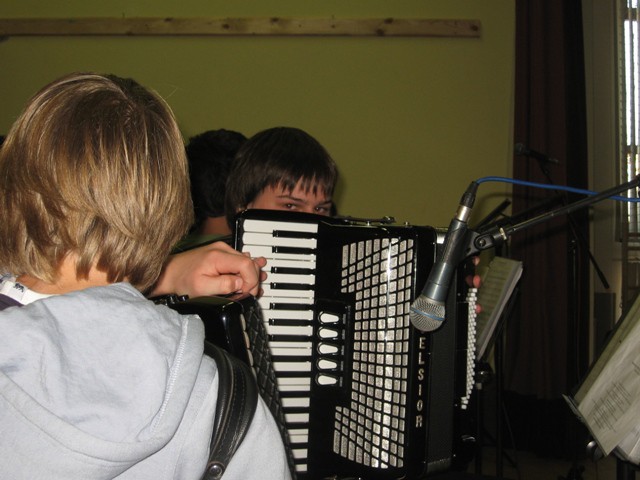 Olje in koncert v Pristavi pri Mestinju - foto povečava