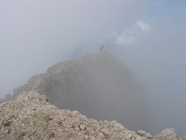 Na grebenu Montaža
