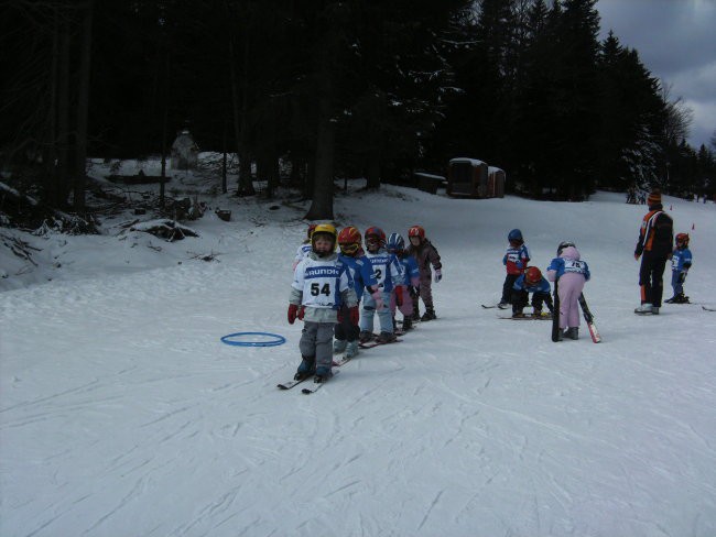 Smučarski tečaj, vrtec 16.2 -19.2. 2008 - foto povečava