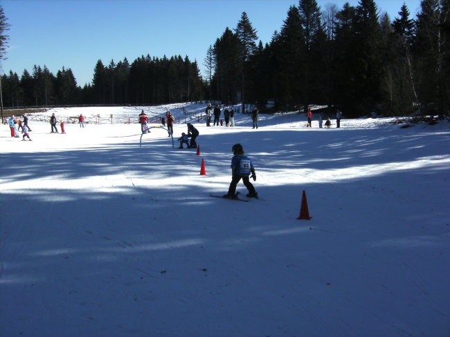 Smučarski tečaj, vrtec 16.2 -19.2. 2008 - foto povečava