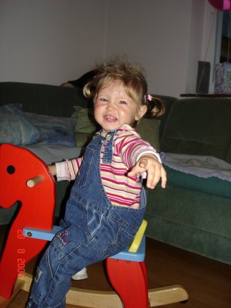 T I A - foto povečava