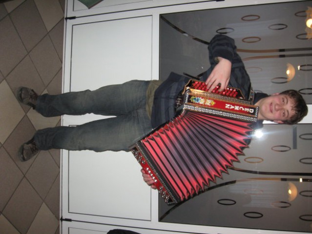Luka ministrira, igra na mojem krstu;kaj vse še zna???